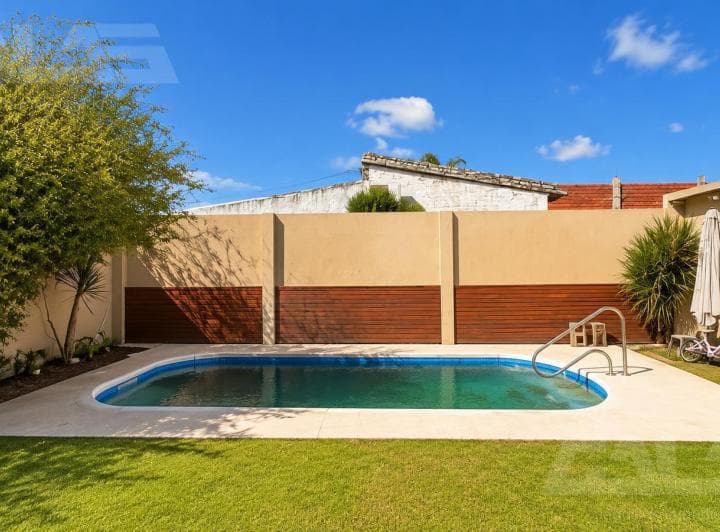 Casa 4 Ambientes - 3 Dorm. - 2 Baños - Parque - Pileta - Ituzaingó Sur - 3
