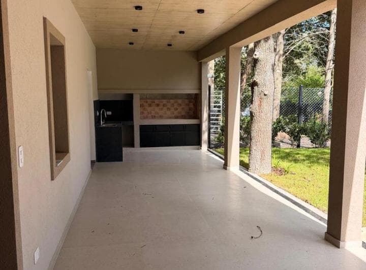 Casa en Venta Cuatro Ambientes Parque Pileta Cochera Hudson El Carmencito - 5