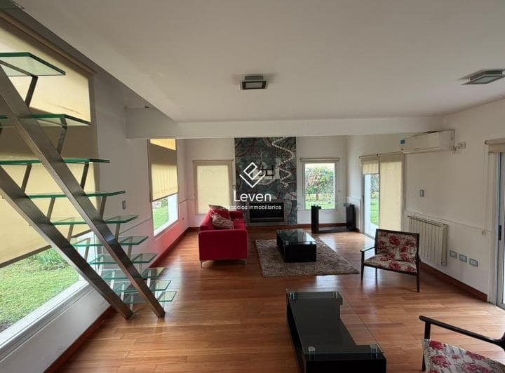 Alquiler Casa 3 Dorm. B° San Isidro - 4
