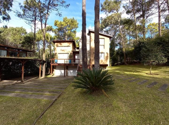 Cod 670 - Venta Usd 295.000 / 4 Hab 3 Baños Pileta Climatizada - 4