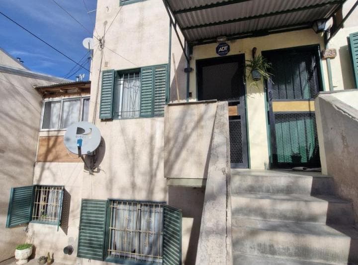 Venta - Dpto. 3 Dorm. Remodelado - Barrio 1200 Viviendas - Cipolletti - 2