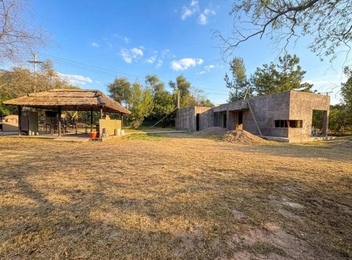 Venta Lote de 1.400 m² en Barrio Privado La Capilla, Vistalba – Pileta, Quincho y Construcción - 3