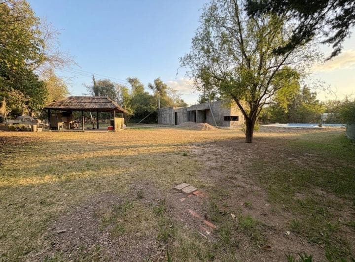 Venta Lote de 1.400 m² en Barrio Privado La Capilla, Vistalba – Pileta, Quincho y Construcción - 2