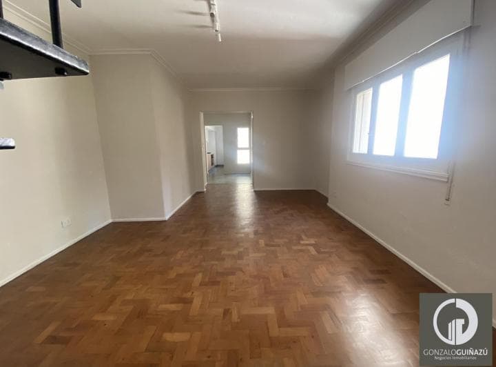 Departamento Dos Dorm. de Pasillo P. A. Reciclado con Terraza Exclusiva - 4