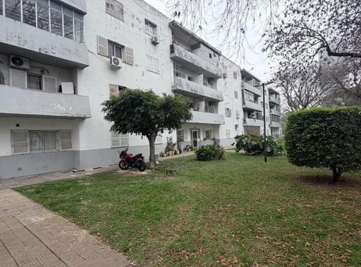 Departamento en Venta de Dos Dorm. Edificio Numero 24 - 3