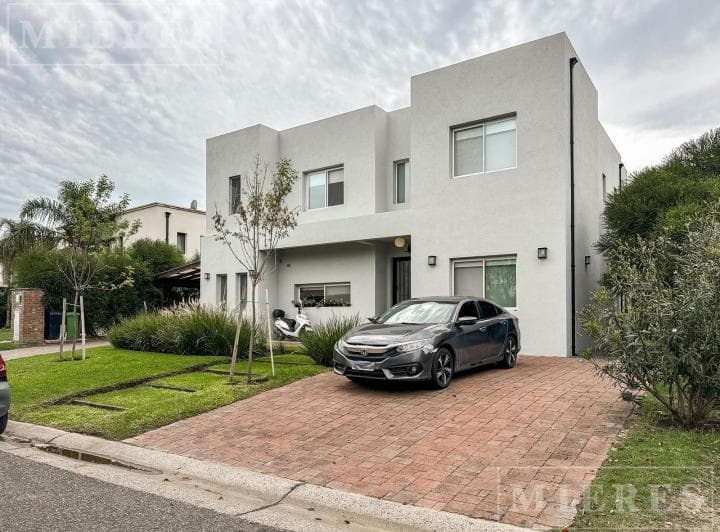 Casa en Venta a La Laguna en San Francisco, Villanueva - 2