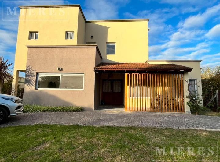 Casa en Venta Sobre Lote Interno en Santa Teresa - Villanueva. - 2