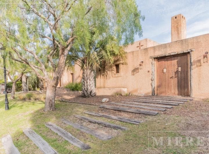 Excelente Casa a La Laguna Sobre 2 Lotes en Santa Clara, Villanueva. - 3