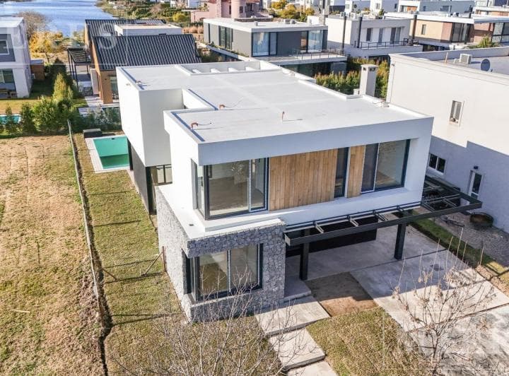Casa a Estrenar en Venta en Los Castaños, Nordelta - 2