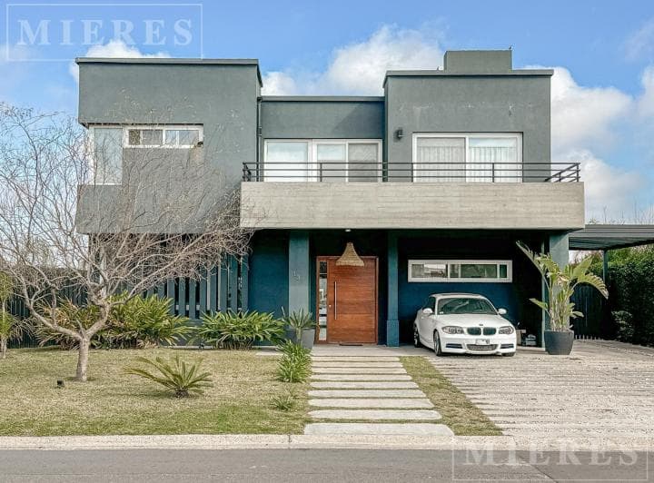 Casa en Venta a La Laguna en San Gabriel - Villanueva - 2