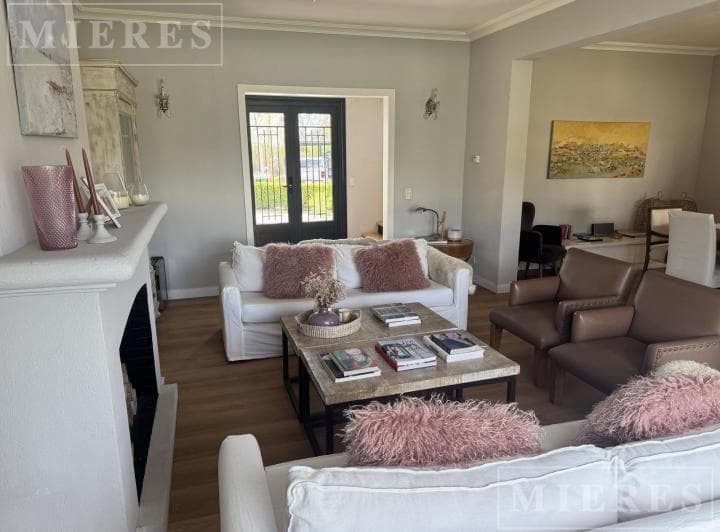 Casa en Venta en El Barrio Santa Catalina, Villa Nueva - 4