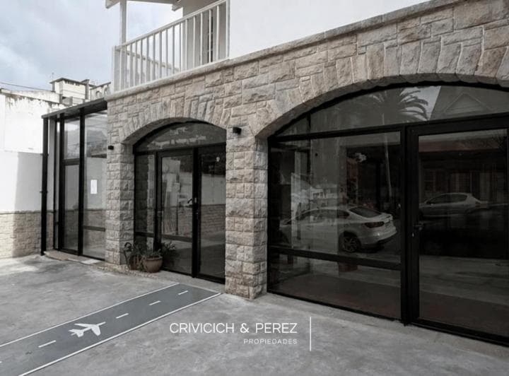Local Comercial Zona Guemes - 2