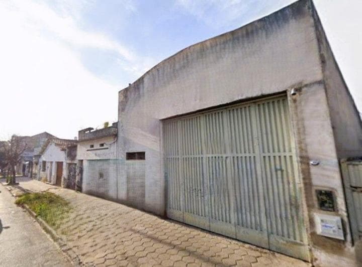 * Lote de 8,66 X 34 con Demolición * Zonificacion: U1a2 * Fot: 1,5 Fos: 0,6 y Dens.: 400 Hab./ha - 2