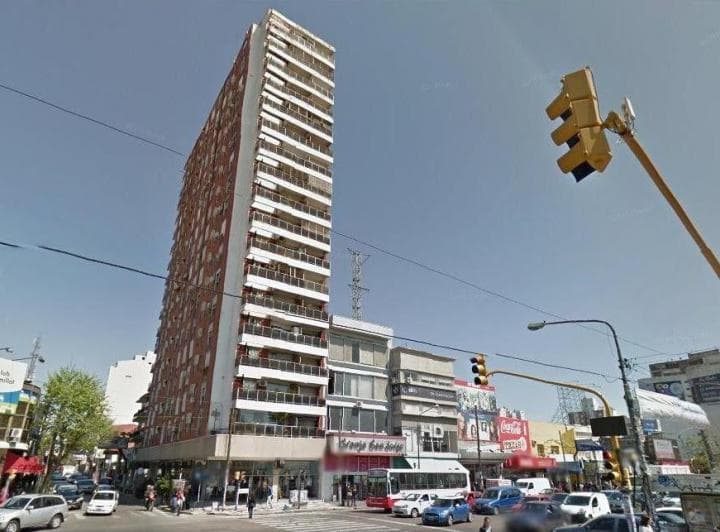 *depto. de 2 Amb. Al Frente Refaccionado! *edificio con Seguridad 24 Hs *ideal Inversor - 2