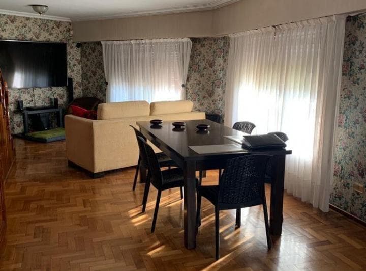 *excelente Chalet Sobre 390,74 m² de Terreno Totales *6 Amb. (4 Dorm. + Dep. Serv. + Escritorio) - 3