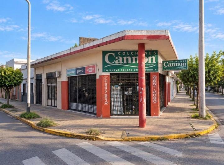 *venta Importante Inmueble Comercial *compuesto por 5 Locales *sup. Total 180 m² *lote Propio - 2
