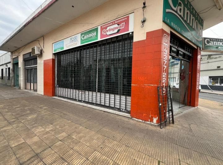 *venta Lote 12 X 15 en Esquina *compuesto por 5 Locales - 5
