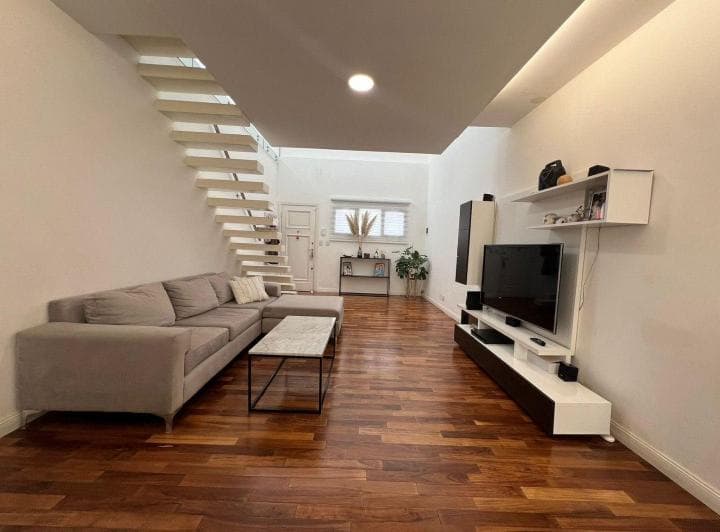 *moderna Casa PH de 4 Amb. en 2 Plantas con Patio y Garage *arquitectura de Diseño - 3