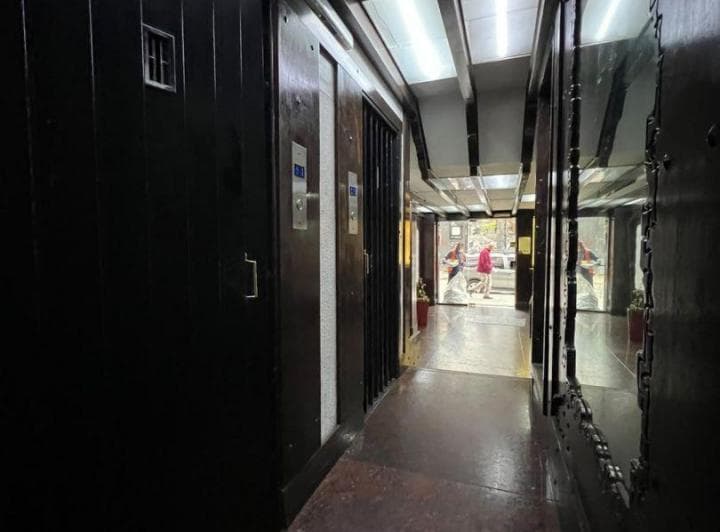*oficina de 2 Amb. con Lavadero *opcion de Cochera Cubierta U$s 15.000 - 3