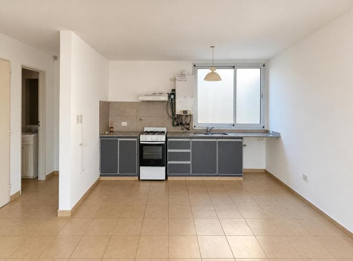 Departamento en Alquiler, 2 Dorm. + Cochera, Cipolletti Centro. - 3