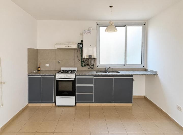 Departamento en Alquiler, 2 Dorm. + Cochera, Cipolletti Centro. - 4