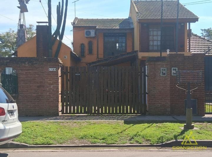 Casa en Grand Bourg 4 Ambientes con Pileta - 2