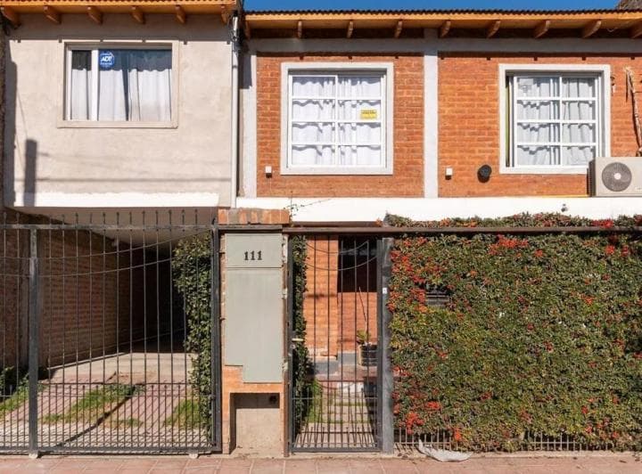 Venta Complejo 4 Departamentos Cipolletti Inversión. - 2