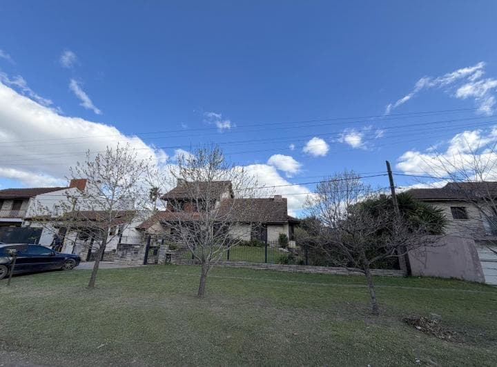 Casa en Venta de 4 Dorm. en City Bell - 5