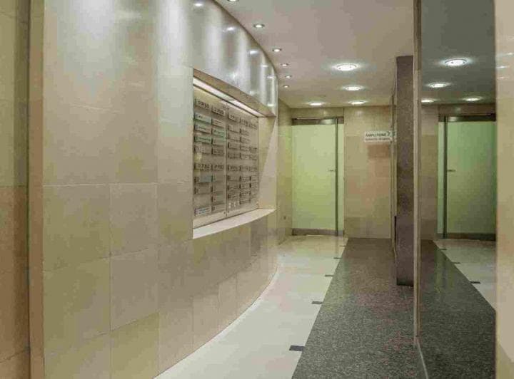 Venta Oficina Luminosa Apto Crédito en San Nicolas - 4