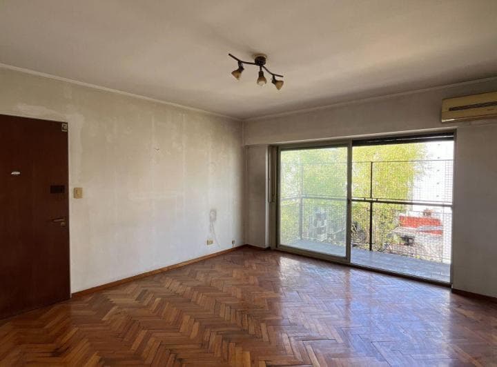 Depto. - Venta - 3 Amb. - Flores - Balcón Al Frente. - 3