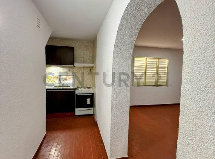 Venta Monoambiente con Cocina Separada Amueblado - 2