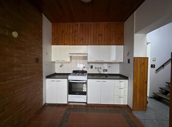 Venta/permuta - Casa 3 Dorm. y Terraza - Barrio Parque Casado - 2