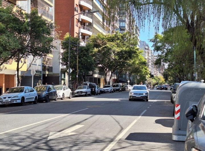 Importante Local Sobre Av Olazabal Proximo a Av Alvarez Thomas - 5