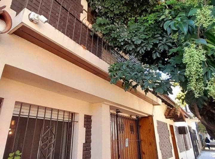 Olivos - a 2 Cuadras de Av Maipú - Planta Baja con Excelente Frente! - 2