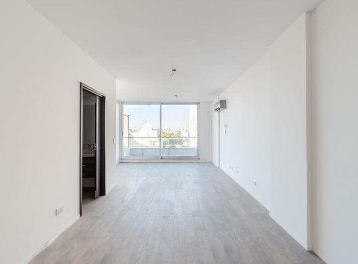 Luminosa Oficina en Venta y Alquiler, Monoambiente en Caballito, Cerca de Todo. - 3