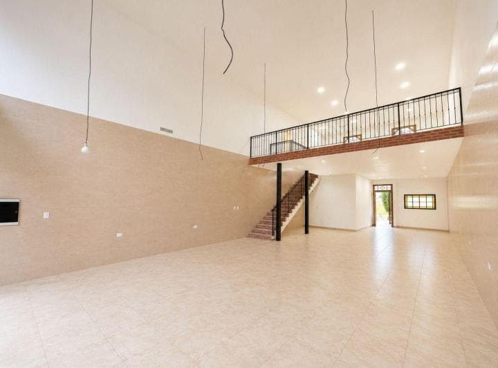 Gran Local Comercial Sobre Fragueiro, Alta Córdoba - Alquiler - 2