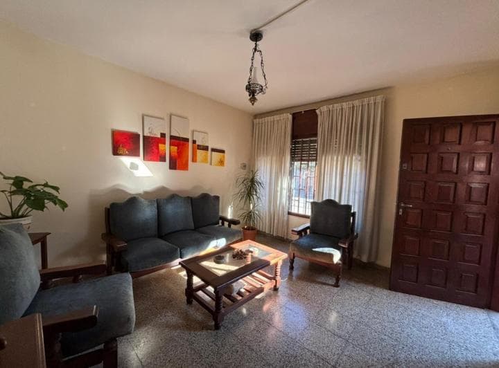 Casa 2 Dorm. Patio y Cochera en Pueyrredón - Venta - 2