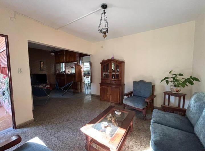 Casa 2 Dorm. Patio y Cochera en Pueyrredón - Venta - 5