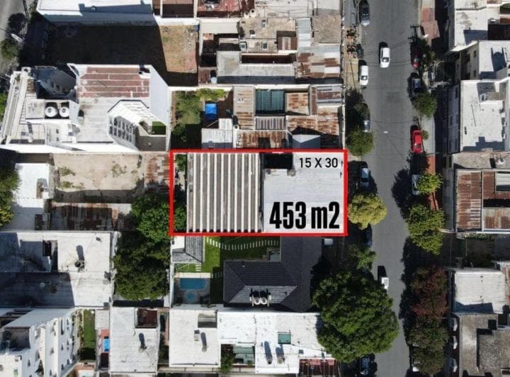 Galpón 200 m² + 2 Locales + 2 Deptos de 100 m² - Venta - 2