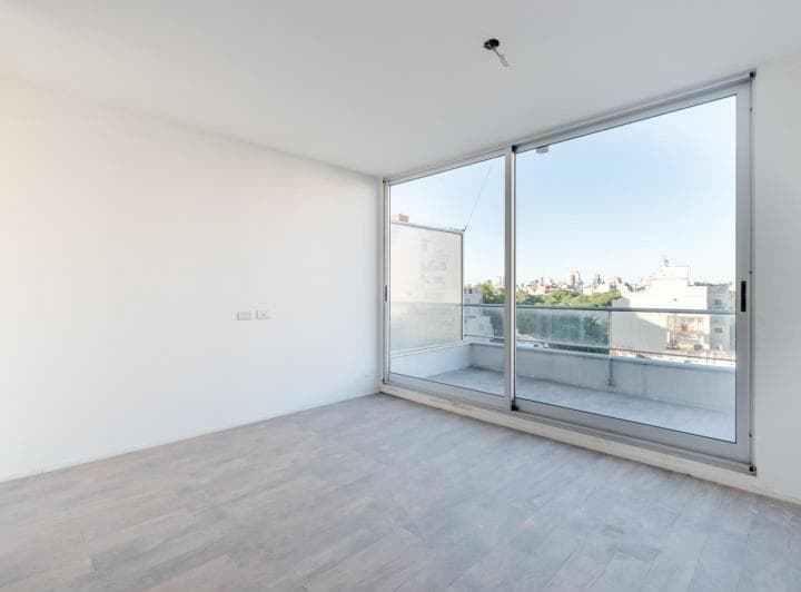Luminosa Oficina en Venta y Alquiler, Semi Piso Alto, en Caballito, Cerca de Todo. - 5