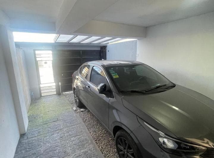 Alquiler PH 4 Ambientescon Cochera Cubierta y Patio con Lavadero Independiente en Villa Adelina - 2