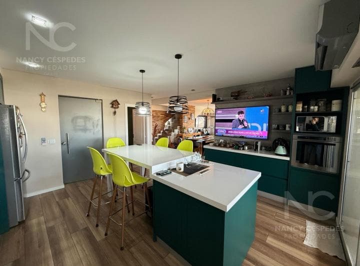 Departamento 4 Ambientes Tipo Duplex en Venta Klover Plaza! C/3 Cocheras y Baulera. Retasado! - 5