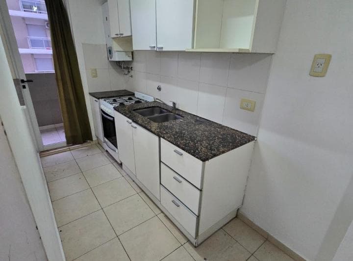 Venta de Departamento 1 Dormitorio Al Frente Barrio Echesortu - 5
