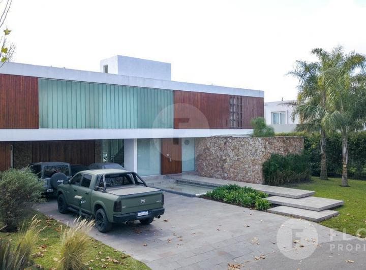 Casa en Venta. 6 Ambientes, 4 Dorm. en Suite en La Lomada de Pilar - 5