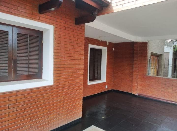 Av Hermosa Vivienda. - Linda Zona a Una Cuadra del Dino R - 20. - 2