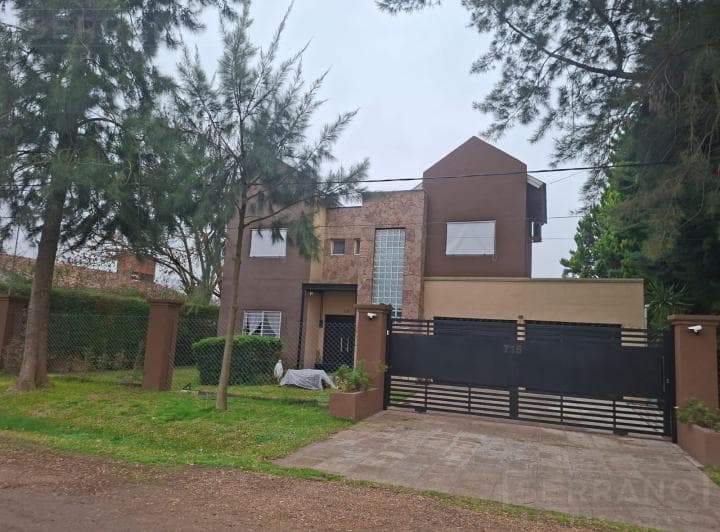 Venta Casa 3 Ambientes, Casa de Huéspedes, Moreno Al 800, Exaltación de La Cruz, Apta Crédito - 2