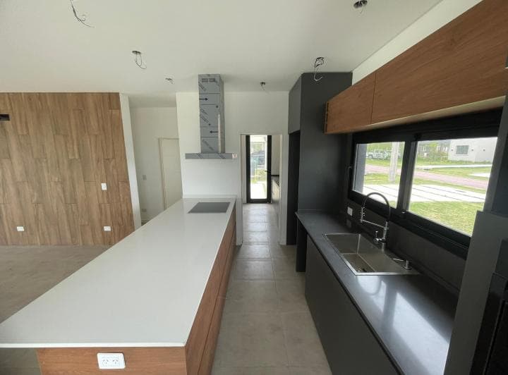 Venta - Casa 4 Ambientes C/pileta - San Vicente - 5