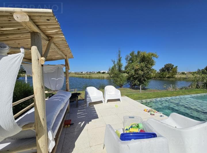Venta Casa 5 Ambientes con Vista Al Agua y Al Golf en El Canton, Escobar - 3