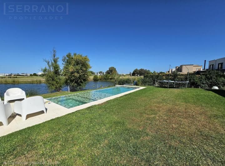 Venta Casa 5 Ambientes con Vista Al Agua y Al Golf en El Canton, Escobar - 4