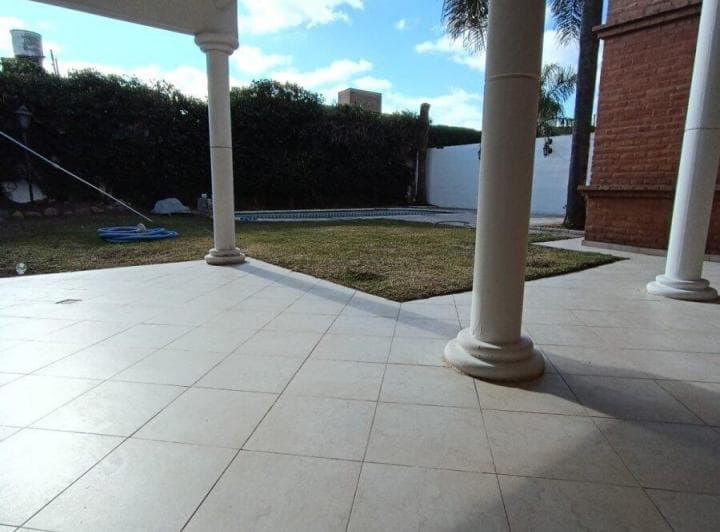 Casa - 2 Plantas - 3 Dorm. en Suite - Pileta - Colinas del Cerro - 3